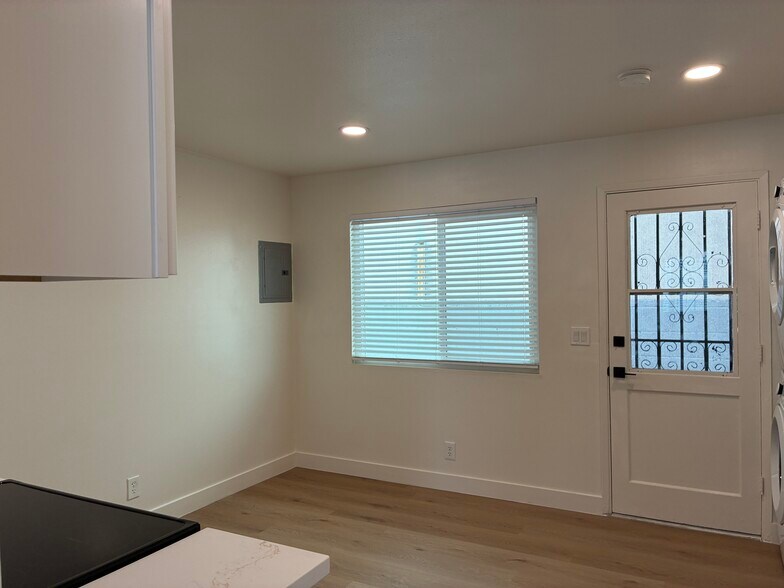 Building Photo - 12920 Roselle Ave