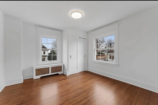 Building Photo - 70 Normandy Rd