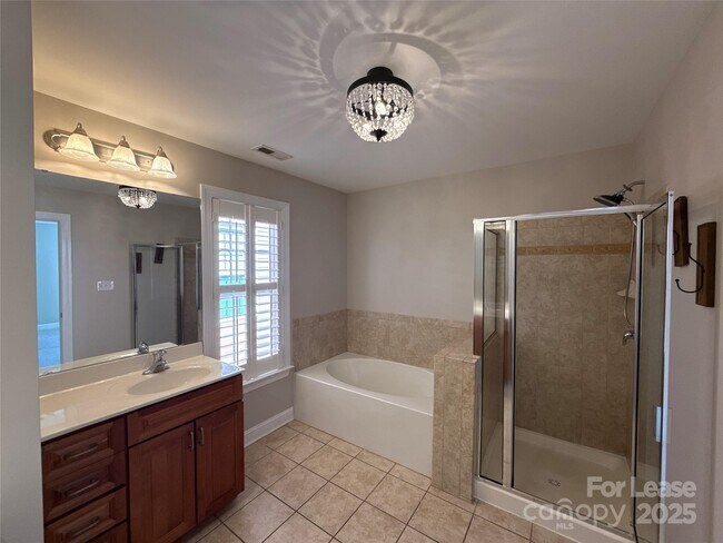 Building Photo - 1903 Lela Avenue