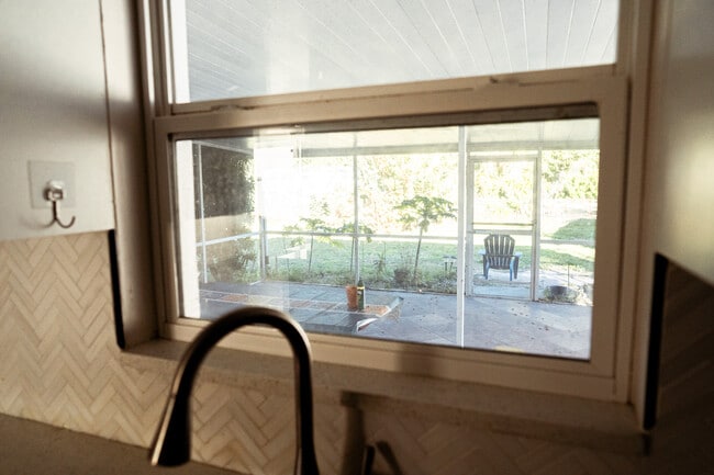 Building Photo - 6671 Fiesta Way