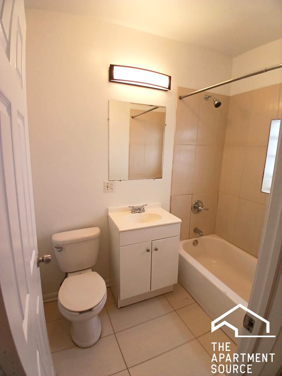 Building Photo - 7606 N Paulina St