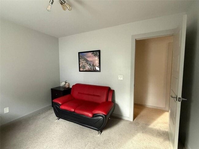 Building Photo - 4472 Calumet Dr NW