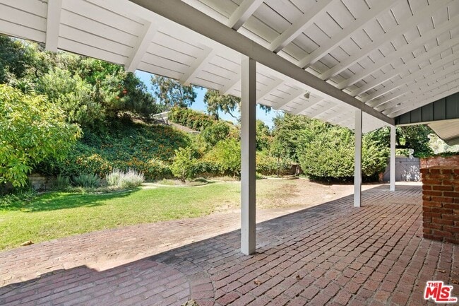 Building Photo - 6363 Sycamore Meadows Dr