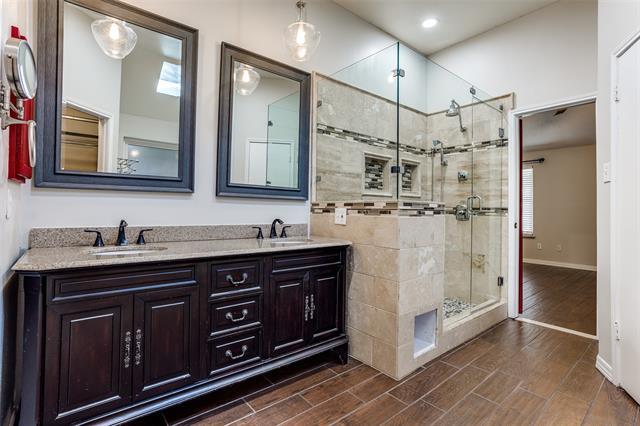 Building Photo - 1520 Evergreen Dr