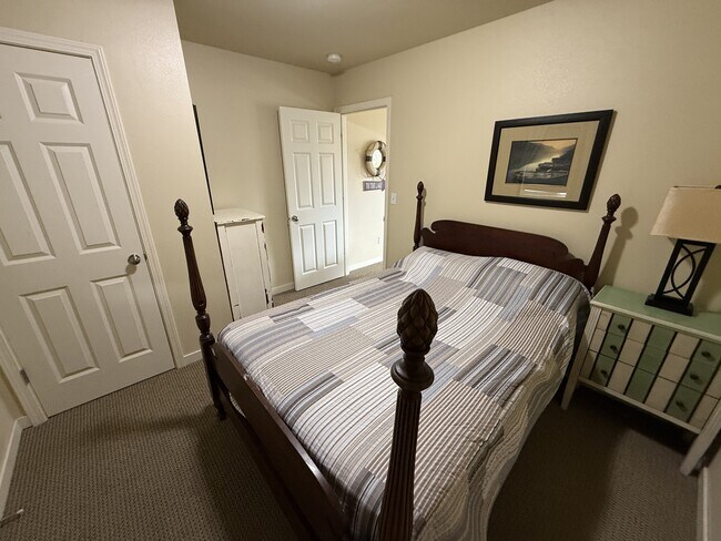 Building Photo - 165 Coral St