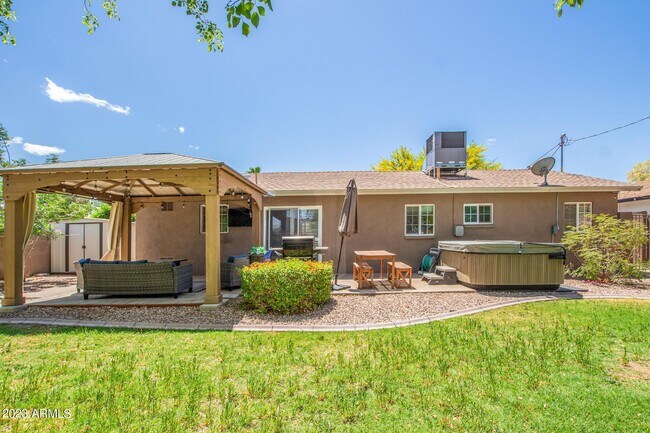 Building Photo - 7754 E Catalina Dr