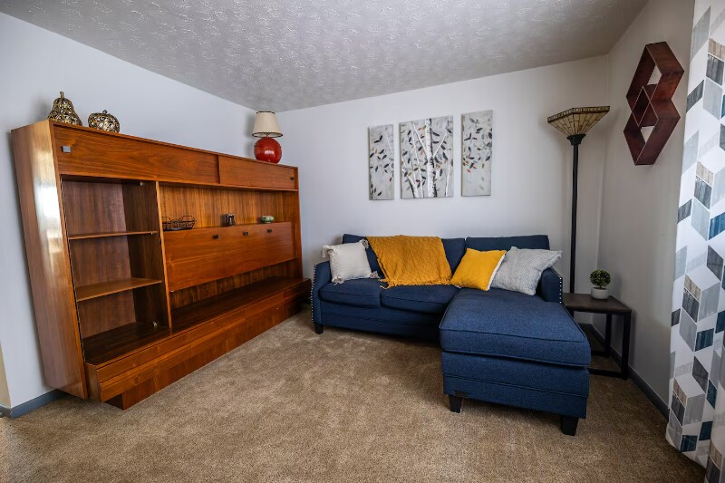 Primary Photo - 250 Trumbull Ave