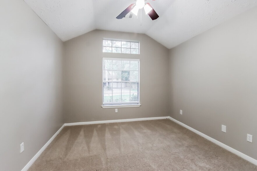 Building Photo - 5414 Garden Village Dr