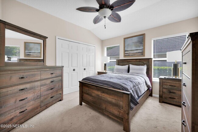 Building Photo - 526 Oakmont Dr