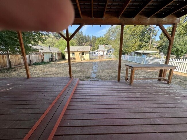 Building Photo - Spokane Bungalow