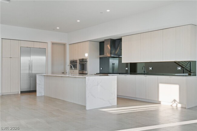 Building Photo - 66 Lakefront Dr