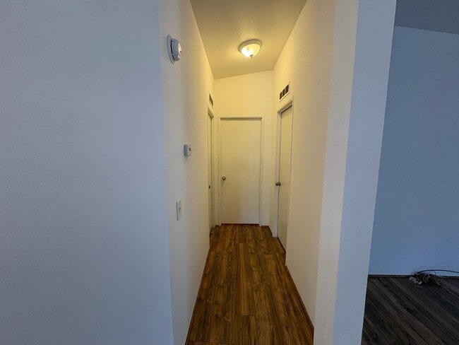 Building Photo - CHECK OUT THIS SPACIOUS SINGLE FAMILY HOME IN DESCHUTES RIVER WOODS ON 0.96 ACRES!