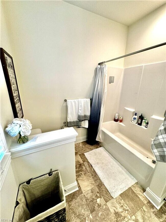 Building Photo - Stunning Modern Haven