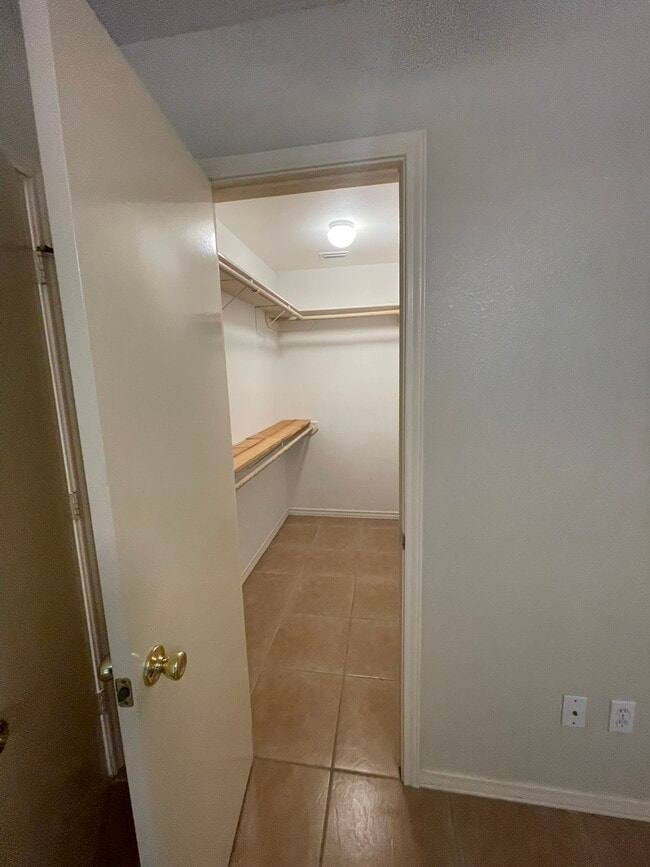 Building Photo - 15413 Palmira Ave