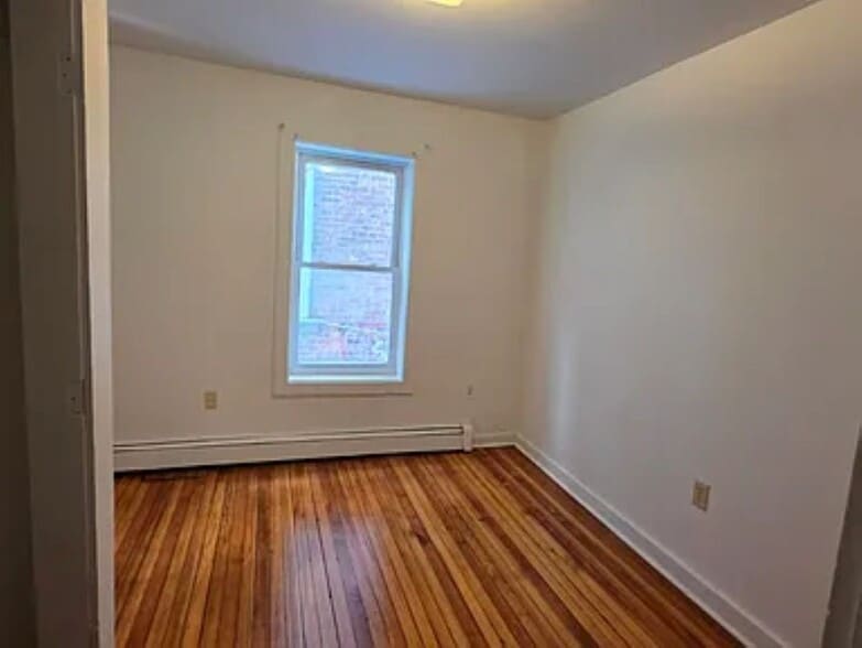 Building Photo - 171 Frank St