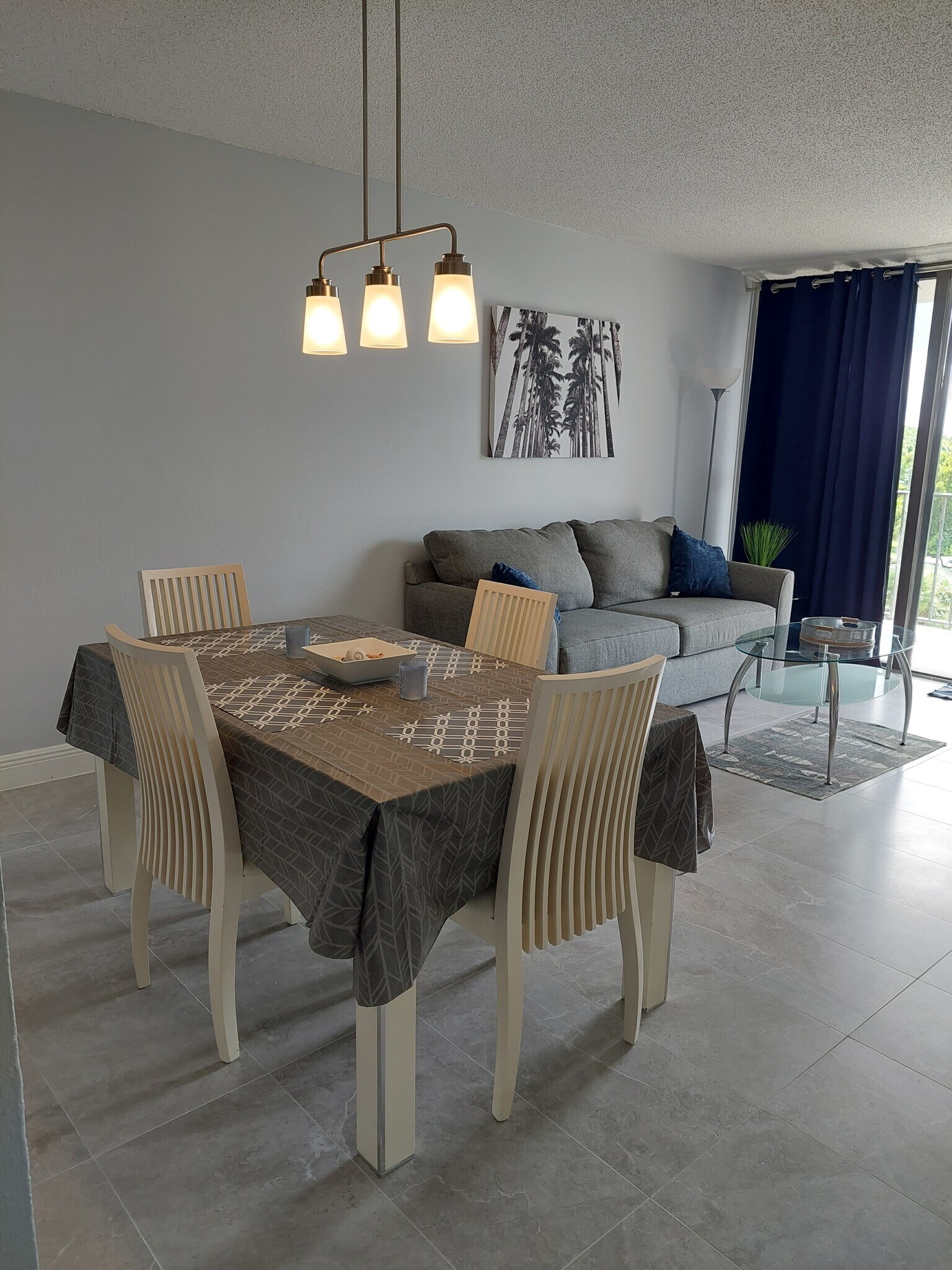 Building Photo - 1830 Embassy Dr