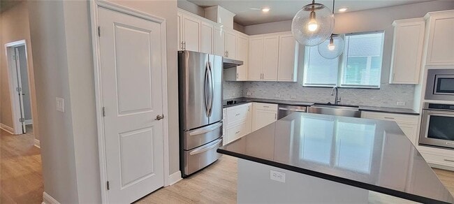 Building Photo - 28564 Sweet Persimmon Dr