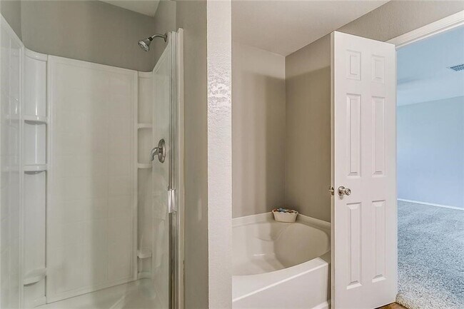 Building Photo - 909 Poncho Ln