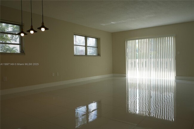 Building Photo - 3100 S Le Jeune Rd