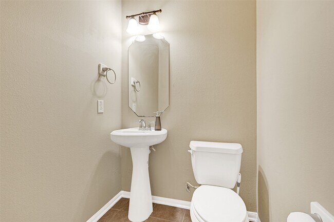 Building Photo - 15842 Lost Anchor Way Ln