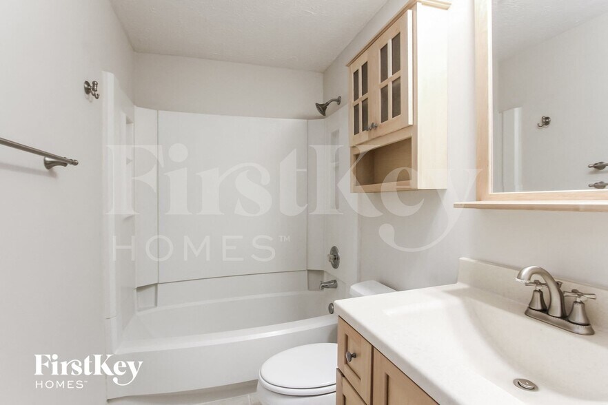 Building Photo - 11567 Creekside Ln