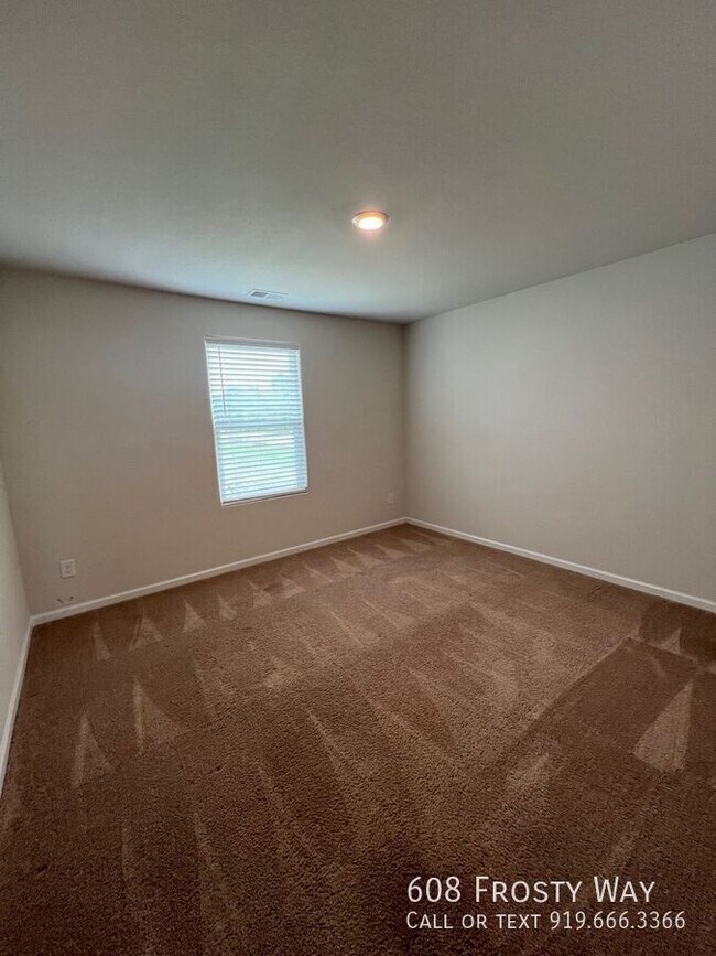 Building Photo - 608 Frosty Way