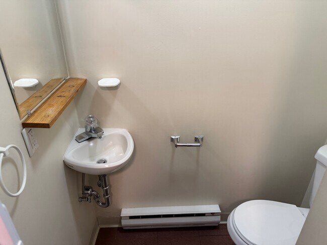 Building Photo - 34 Spring St