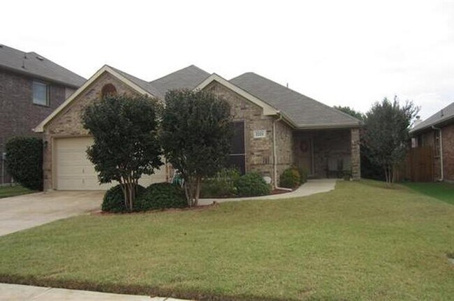Building Photo - 2221 Whitney Dr