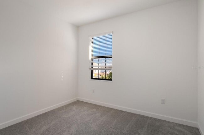 Building Photo - 15043 Sunny Day Dr