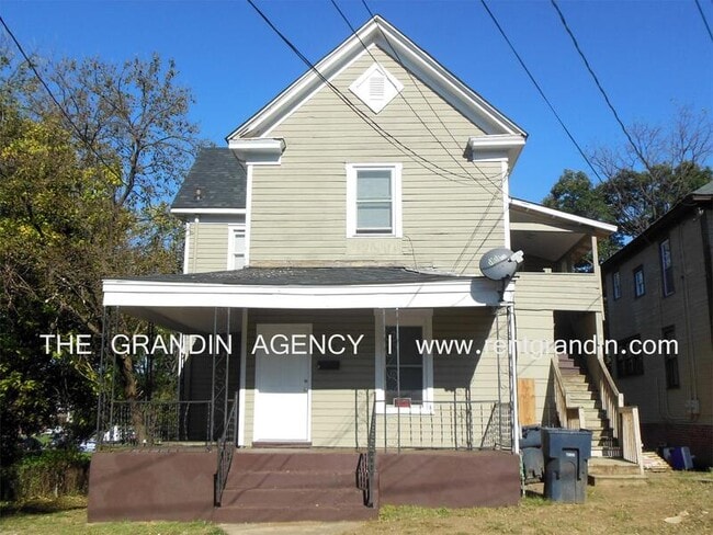 Primary Photo - 922 12th St SE