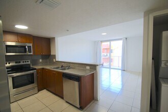 Building Photo - Modern 1-Bedroom 1-Bathroom with a den, centrally located in Miami