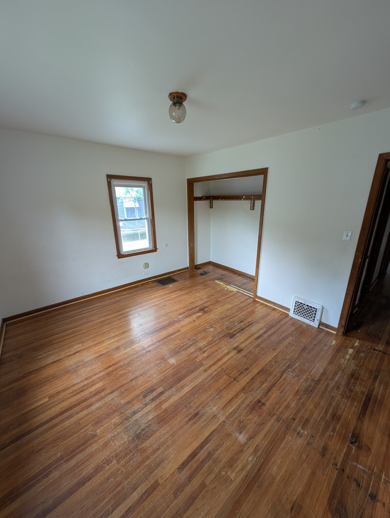 bedroom one - 1722 Isabella St