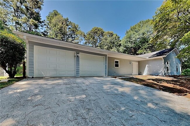 Primary Photo - 300 Whisper Way NE