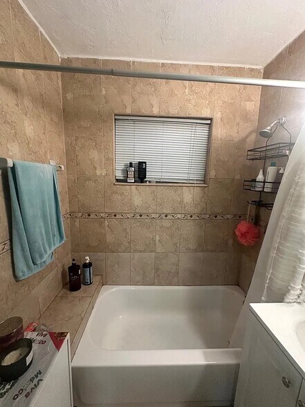 Building Photo - 1735 NW 51st St