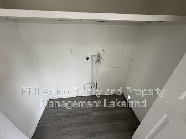 Building Photo - 457 Beech Ave