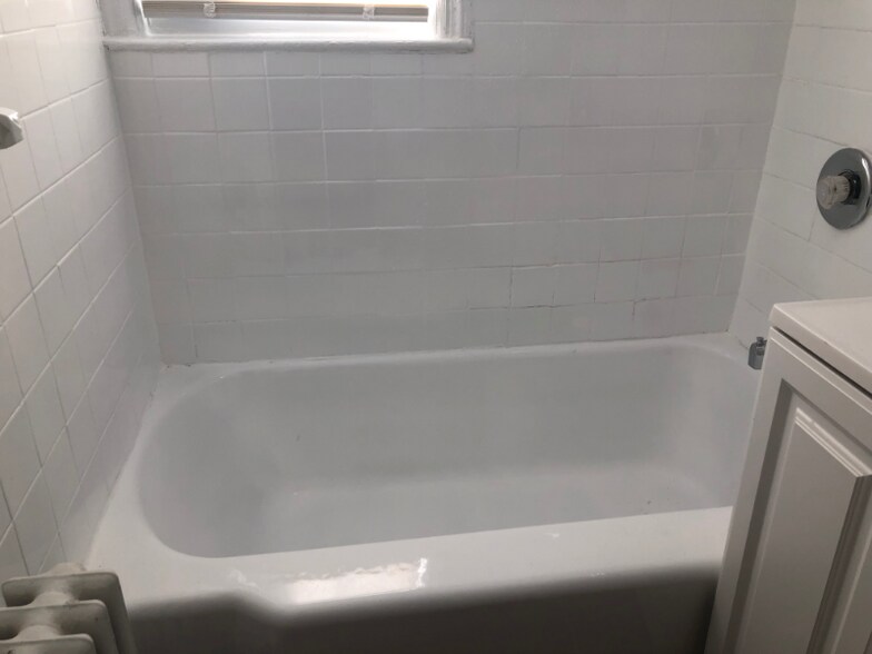 Building Photo - 500 Alma Terrace