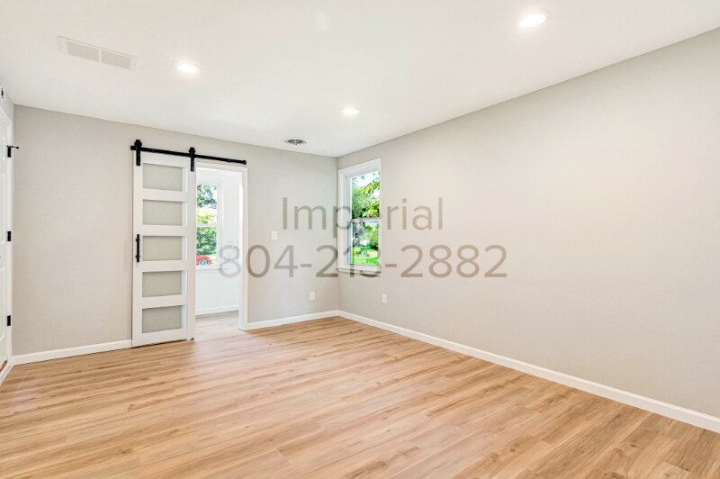 Building Photo - 4261 Sheffield Rd