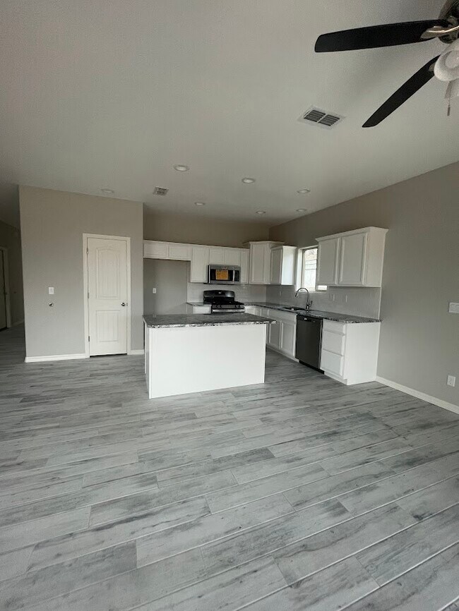 Building Photo - 3349 Cherri Ave
