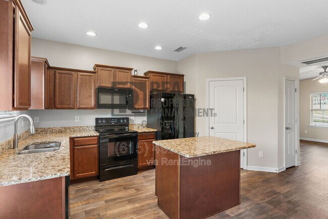 Building Photo - 1702 Sprucedale Dr