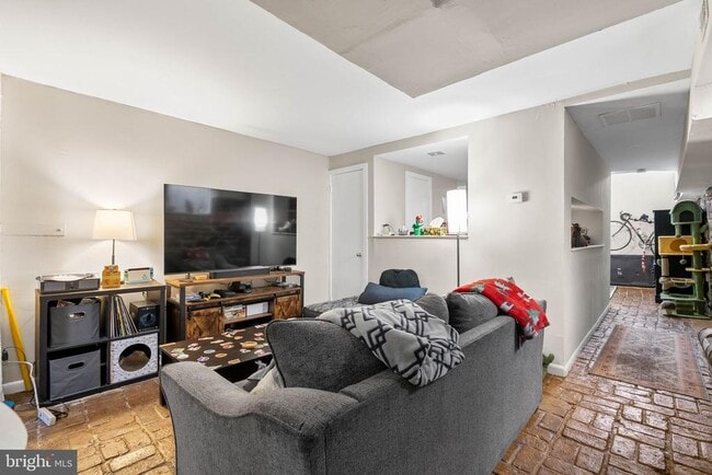 Building Photo - 787 S 3rd St