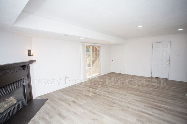 Building Photo - 712 Sage Hill Dr