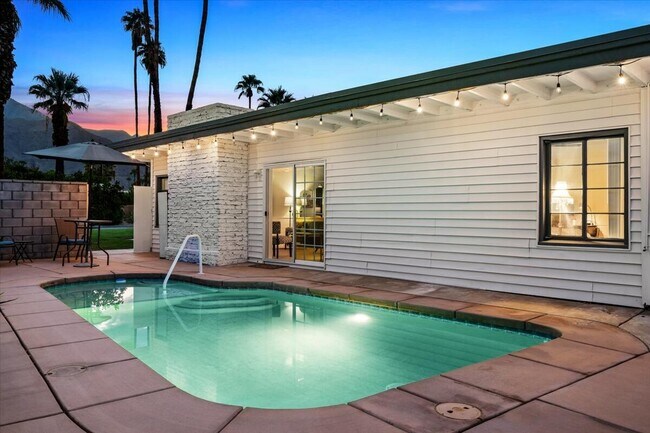 Building Photo - 572 N Calle Marcus