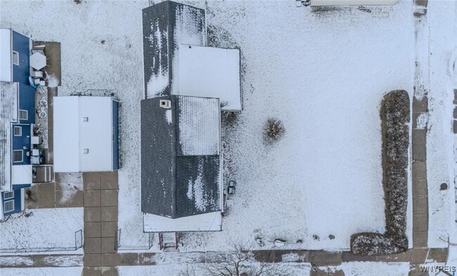 Building Photo - 68 Sirret St