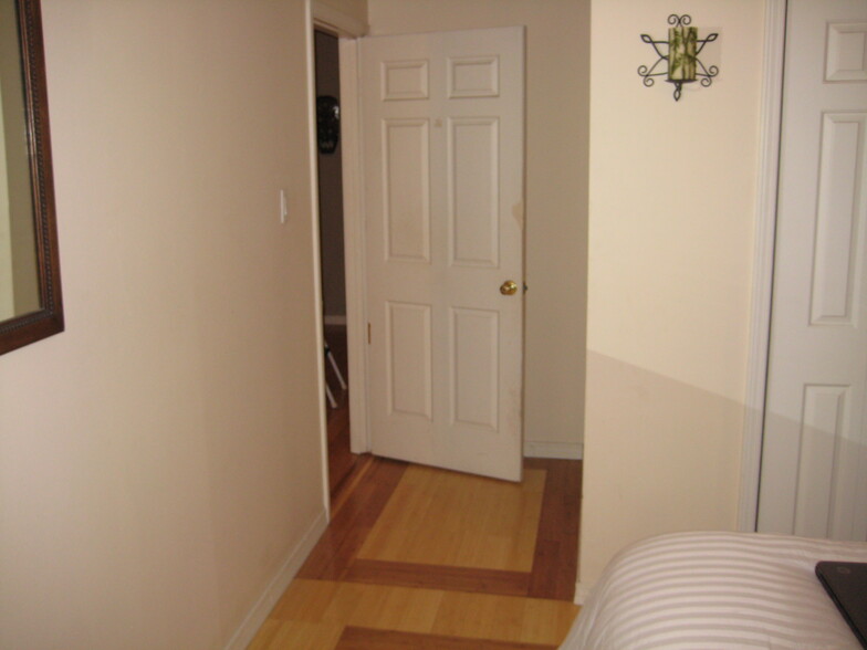 Building Photo - 5420 Heatherstone Dr