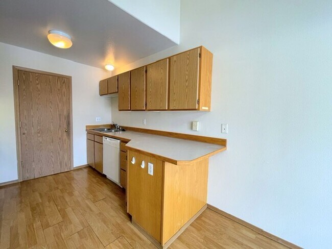 Building Photo - 2731 Lee St