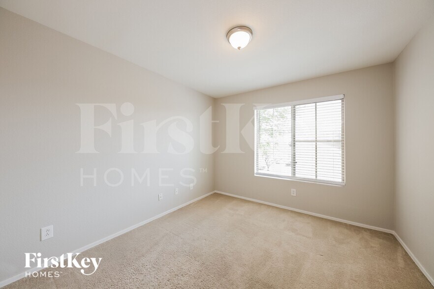 Building Photo - 6968 W Aire Libre Ave