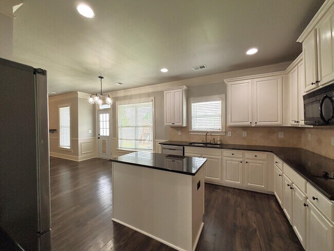 Building Photo - 781 Bridgewater Dr