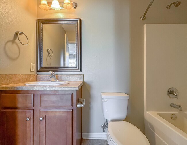 Building Photo - 1988 Green Castle Ln