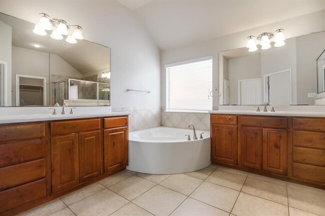 Building Photo - 1003 Suffolk Ct