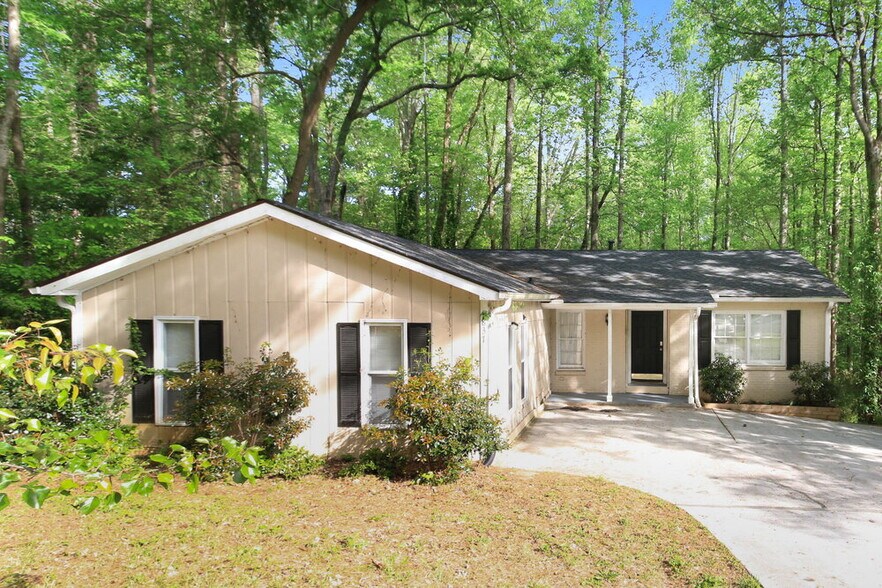 Primary Photo - 837 Hemingway Rd